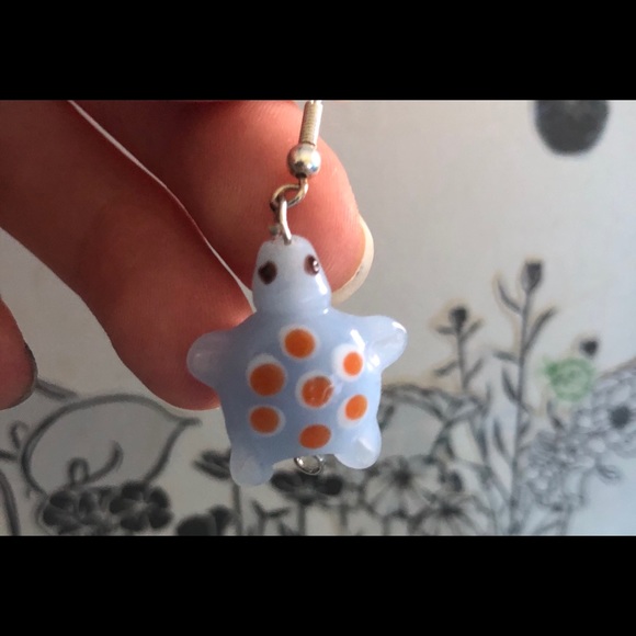 Mix and match turtle earrings! - Picture 2 of 3